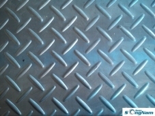 Mẫu 8: gia công dập nổi tấm inox chống trượt 304/316L